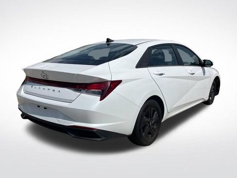 Used 2022 Hyundai Elantra SEL w/ Cargo Package FWD image 9