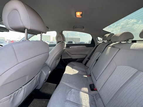 Used 2016 Hyundai Sonata SE FWD image 3