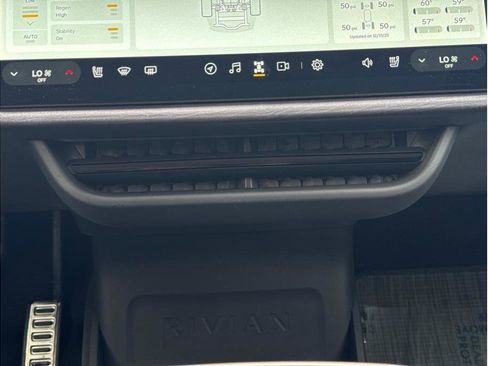 Used 2022 Rivian R1T Adventure image 17