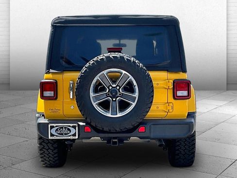 Used 2019 Jeep Wrangler Unlimited Sahara AWD/4WD image 3