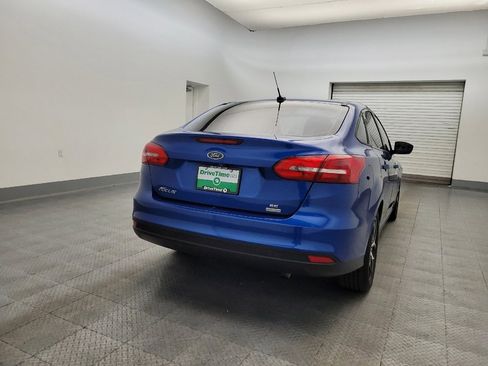 Used 2018 Ford Focus SE w/ SE Appearance Package image 7
