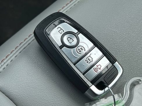 Used 2025 Ford Explorer Active w/ Active Comfort Package AWD/4WD image 13