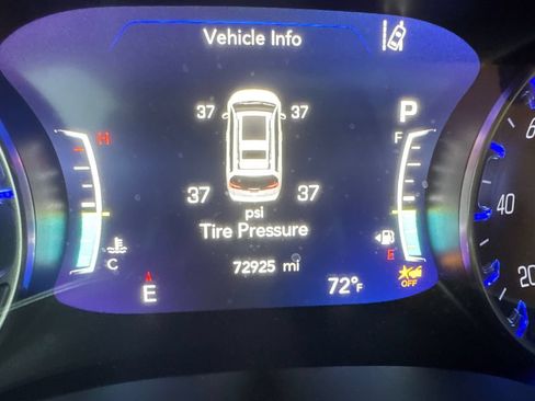 Used 2022 Chrysler Pacifica Pinnacle FWD image 12