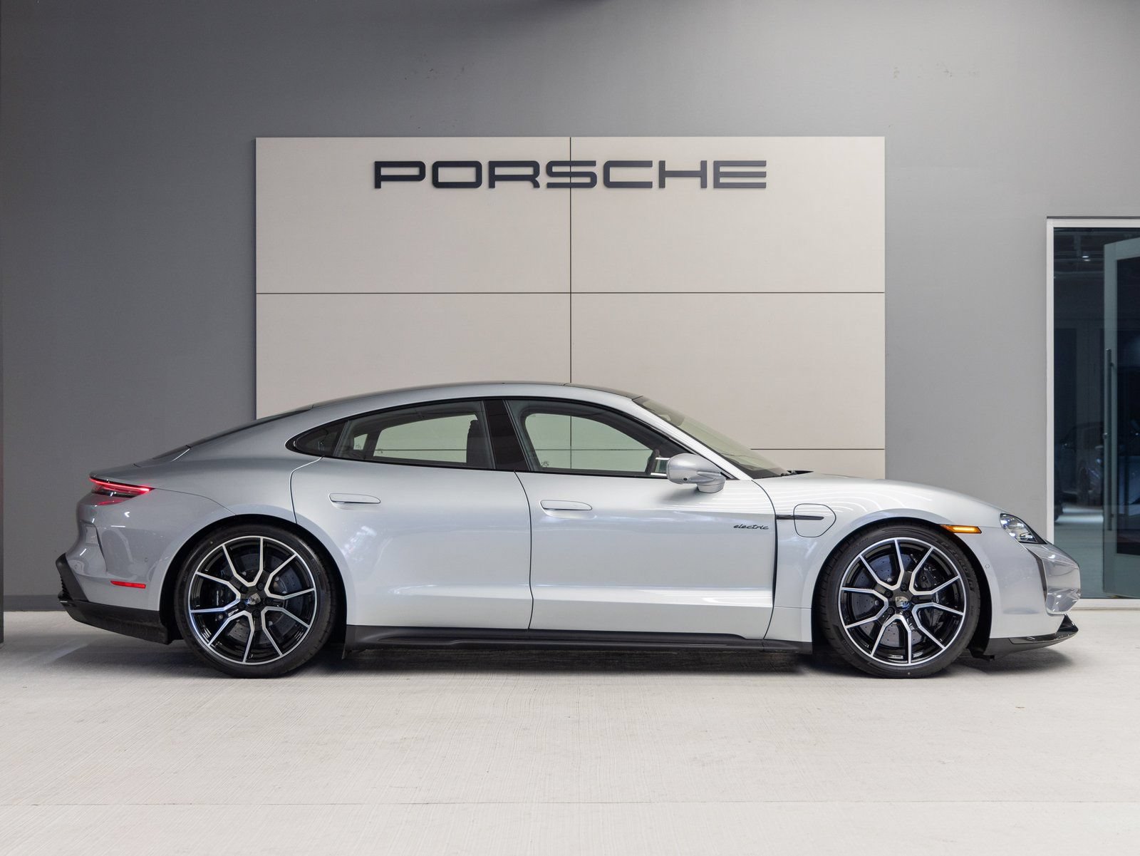 Used 2026 Porsche Taycan Turbo S AWD/4WD image 8