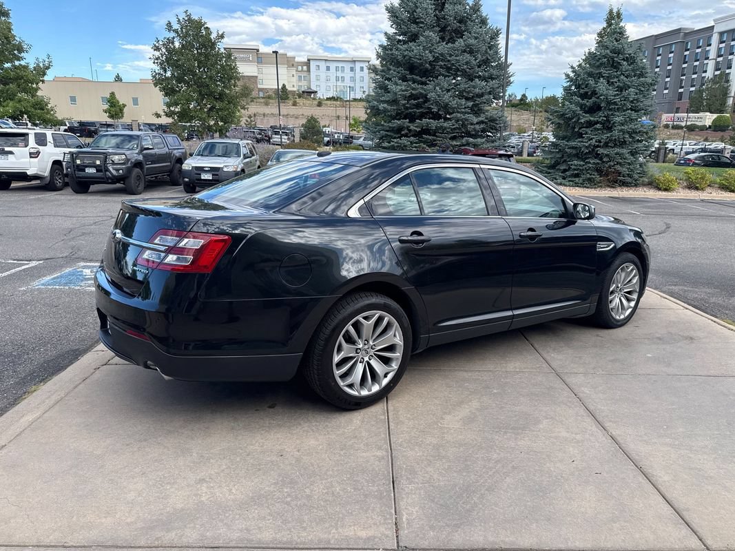 Used 2013 Ford Taurus Limited FWD image 6