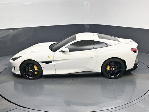 Used 2020 Ferrari Portofino RWD image 14