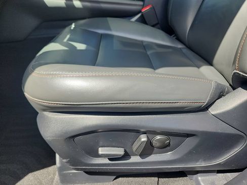 Certified 2025 Ford Explorer Active w/ Active Comfort Package AWD/4WD image 23
