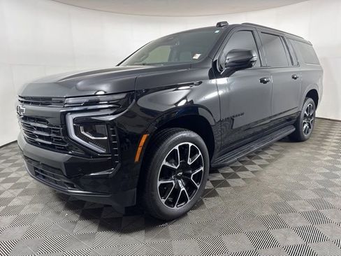 Used 2025 Chevrolet Suburban RST w/ Comfort Package image 8