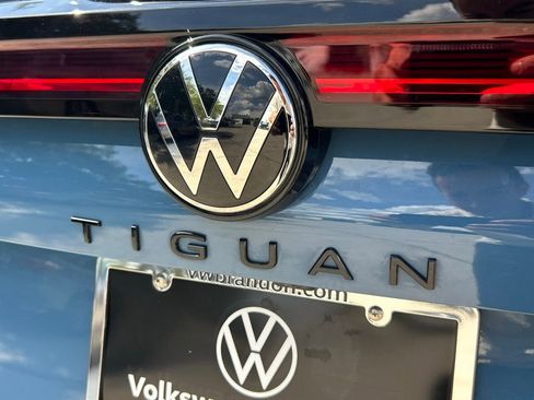 Used 2025 Volkswagen Tiguan SE R-Line FWD image 48