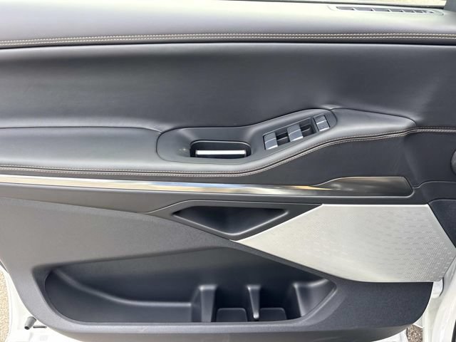 New 2027 Lincoln Navigator Black Label AWD/4WD image 16