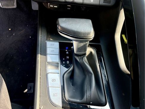 Used 2025 Hyundai Elantra SEL FWD image 14