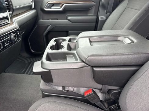Used 2025 Chevrolet Silverado 1500 LT AWD/4WD image 19