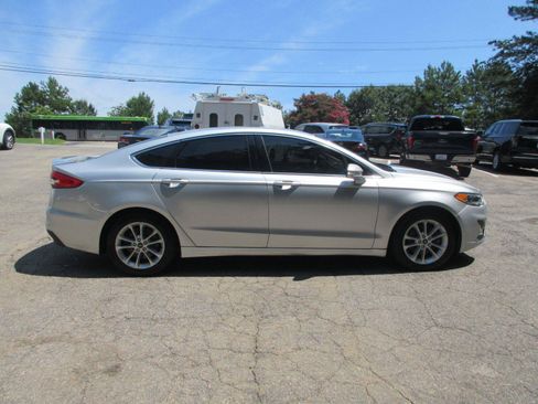 Used 2019 Ford Fusion Energi Titanium FWD image 4