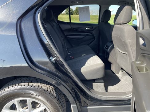 Used 2022 Chevrolet Equinox LT w/ Driver Convenience Package image 23