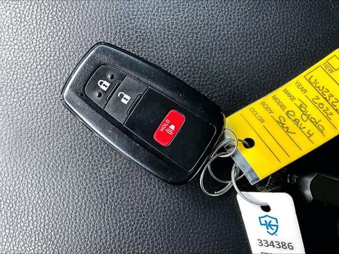 Used 2022 Toyota RAV4 XLE FWD image 15