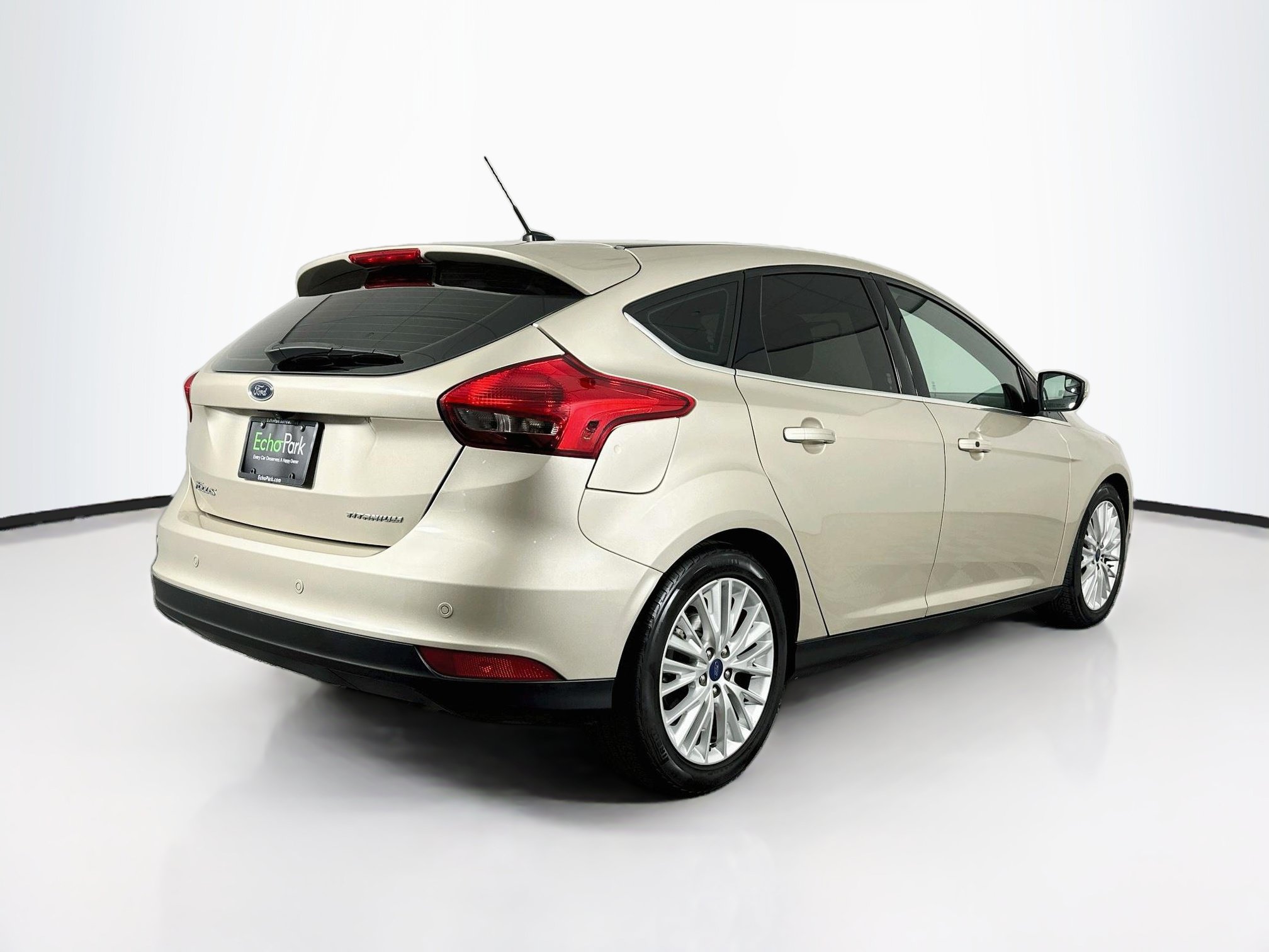 Used 2017 Ford Focus Titanium FWD image 9