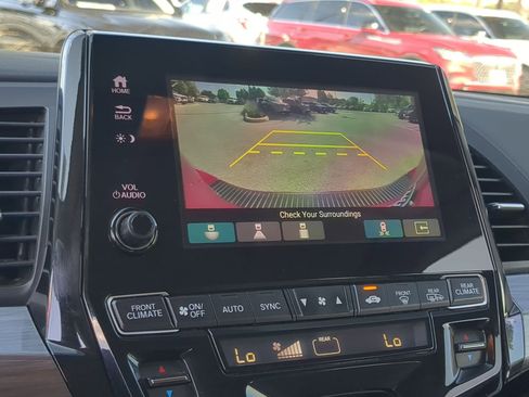 Used 2022 Honda Odyssey Elite image 16