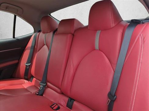 Used 2019 Toyota Camry LE FWD image 18