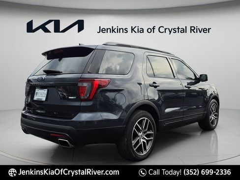 Used 2017 Ford Explorer Sport w/ Equipment Group 401A AWD/4WD image 7