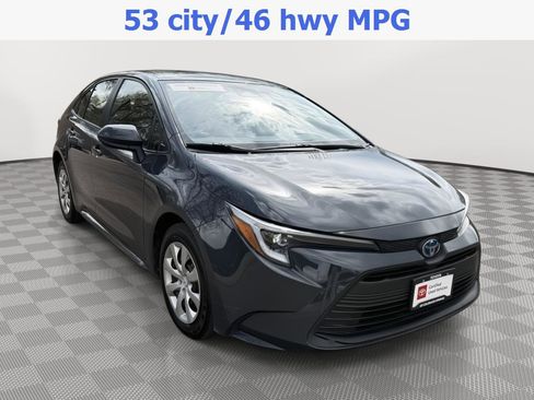 Certified 2025 Toyota Corolla LE image 1