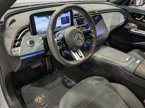 Certified 2025 Mercedes-Benz E 53 AMG e 4MATIC Sedan image 10