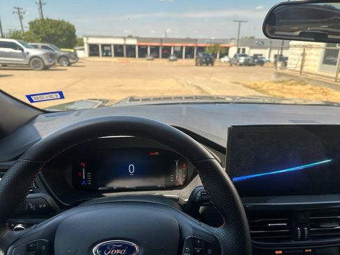 Used 2023 Ford Escape ST-Line w/ Tech Pack #1 FWD image 24