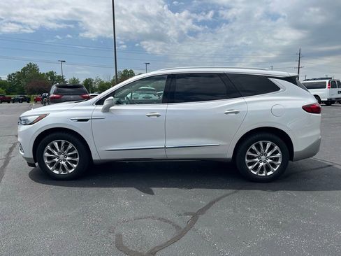Used 2018 Buick Enclave Premium w/ Experience Buick Package FWD image 3