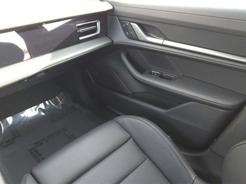 New 2025 Porsche Taycan image 19