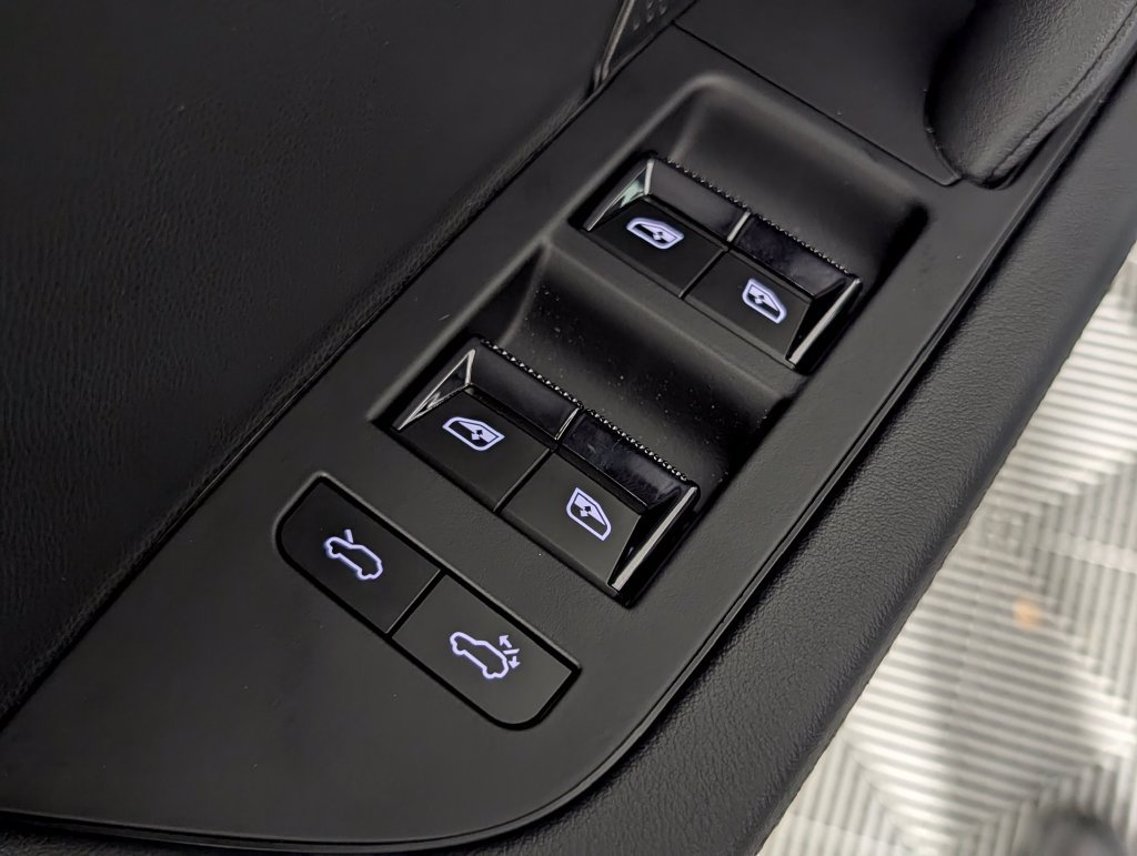 New 2026 Porsche Cayenne Electric AWD/4WD image 28