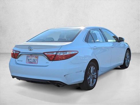 Used 2015 Toyota Camry SE image 5
