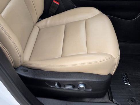 Certified 2025 Cadillac XT4 Premium Luxury w/ Cold Weather Package FWD image 24