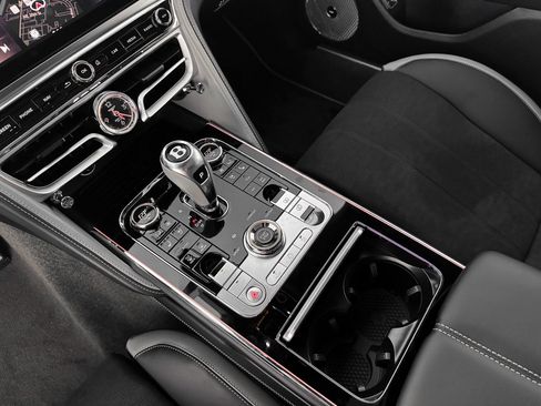 Used 2025 Bentley Flying Spur Plug-In Hybrid AWD/4WD image 23