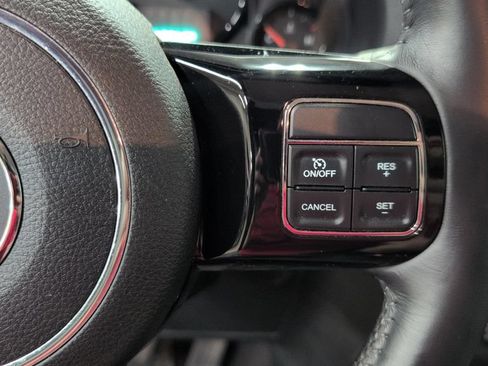 Used 2016 Jeep Wrangler Sahara w/ Dual Top Group AWD/4WD image 12
