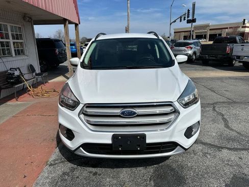 Used 2018 Ford Escape SE image 2