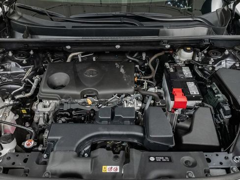 Used 2025 Toyota RAV4 XLE AWD/4WD image 3