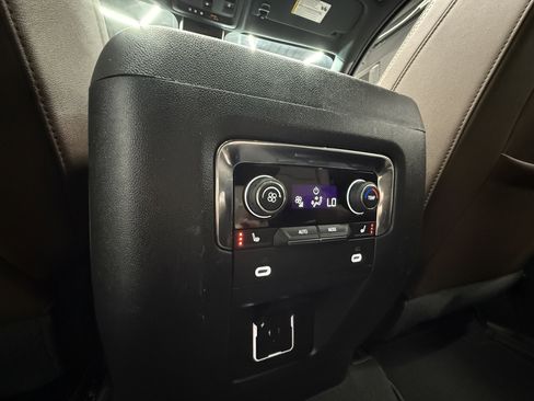 Used 2024 Chevrolet Tahoe High Country image 32