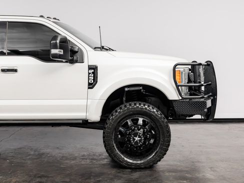 Used 2017 Ford F450 Platinum w/ Platinum Ultimate Package AWD/4WD image 23