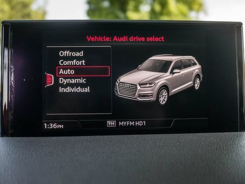Used 2017 Audi Q7 3.0T Premium AWD/4WD image 22
