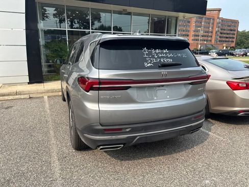 Used 2025 Buick Enclave Preferred FWD image 8