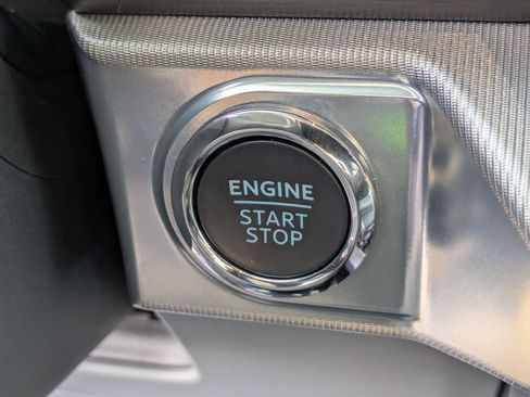 Used 2025 Ford F150 Lariat w/ Equipment Group 501A Mid image 21