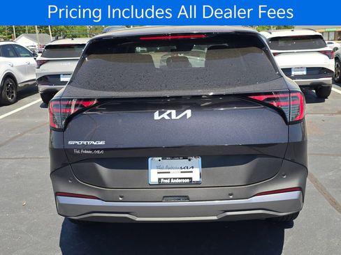 New 2026 Kia Sportage EX FWD image 4