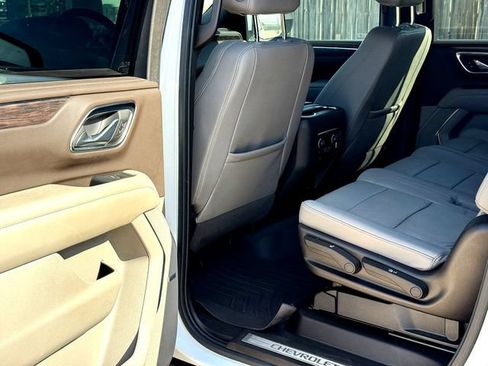 Used 2024 Chevrolet Suburban Z71 w/ Z71 Off-Road Package AWD/4WD image 22