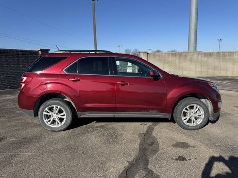 Used 2017 Chevrolet Equinox LT w/ Convenience Package image 8