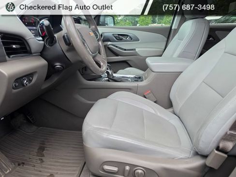 Used 2021 Chevrolet Traverse Premier FWD image 8