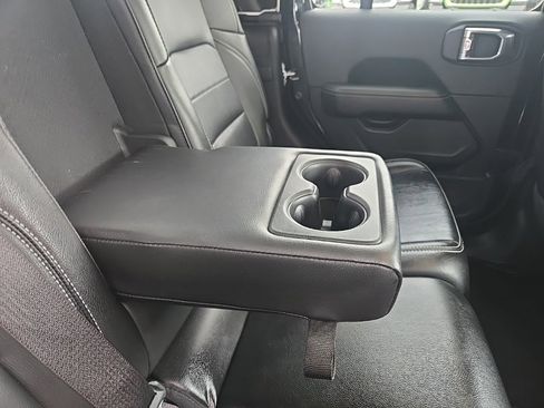 Used 2021 Jeep Gladiator Overland w/ Popular Equipment Package image 91