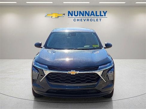 Certified 2025 Chevrolet Trax LS image 8