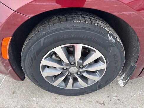 Used 2020 Chrysler Pacifica Touring-L Plus image 4