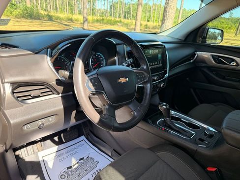 Used 2019 Chevrolet Traverse LT FWD image 14
