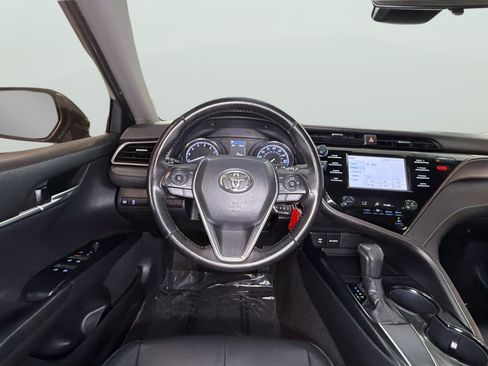 Used 2019 Toyota Camry SE FWD image 17