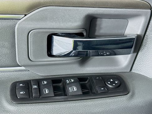 Used 2019 RAM 1500 Classic SLT image 22